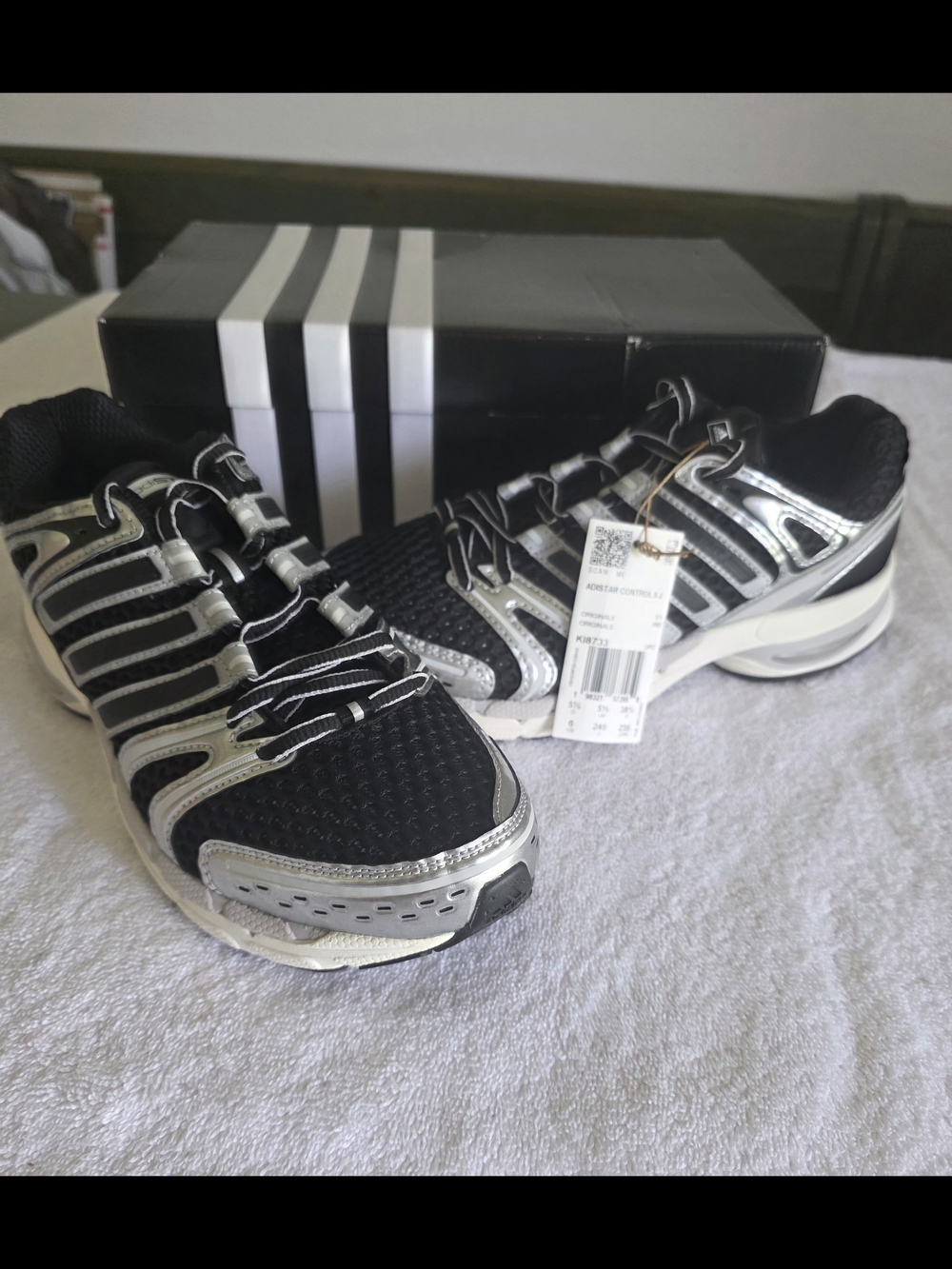 adidas Adistar Control 5 Black/Silver Metallic - NWT 6Y-7W